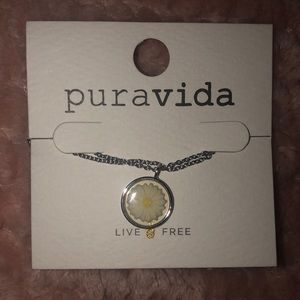 Pura Vida flower necklace